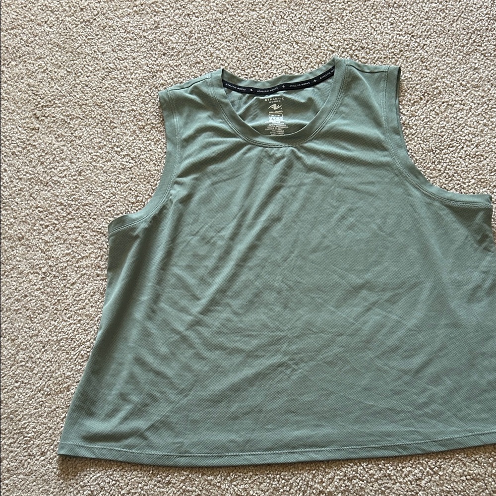 Athletic Works Women's Sleeveless Top in Sage